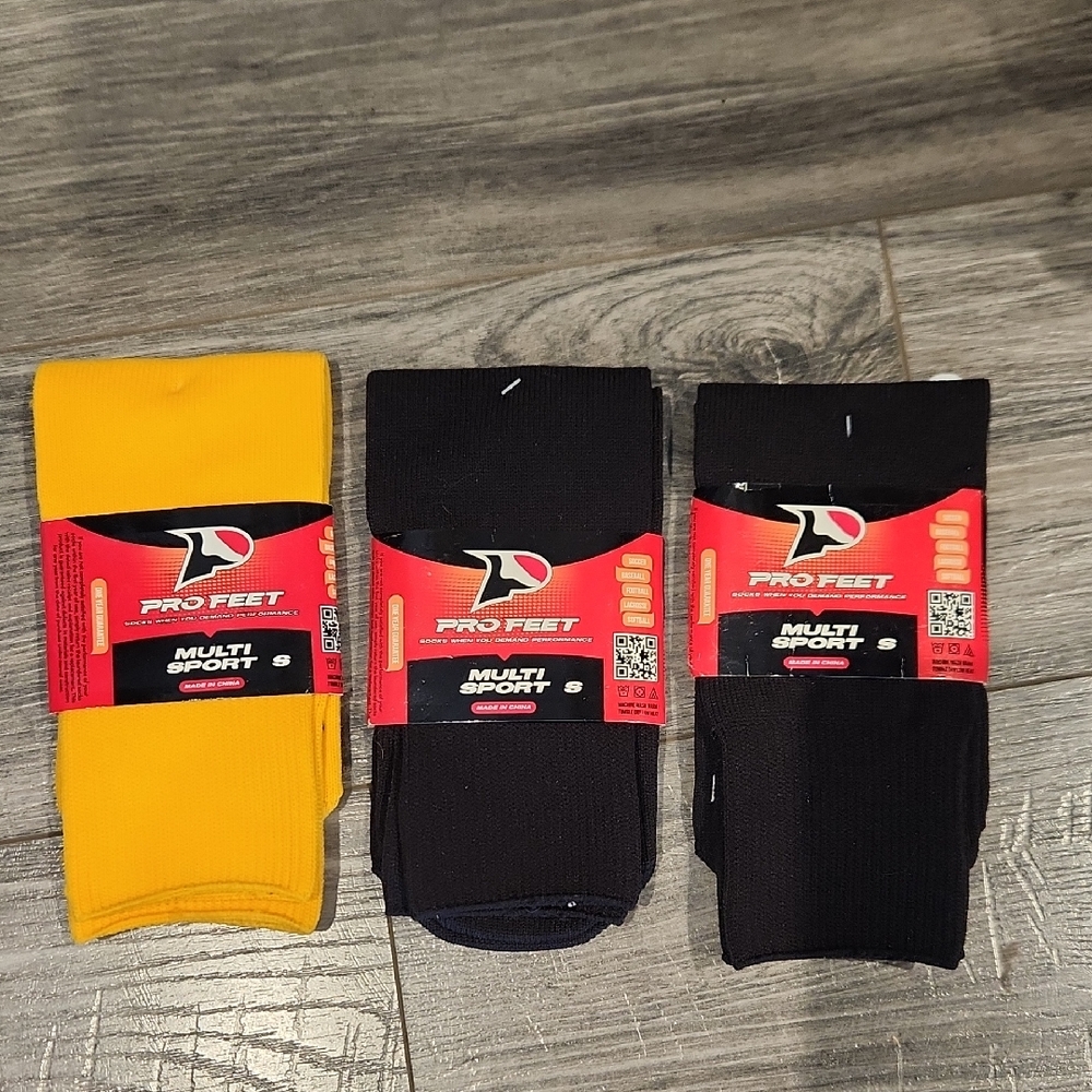 EUC Pro Feet Multisport Gold & Black Sz S Socks Fits Boys Shoe Sz 9-4 Girls 13-6